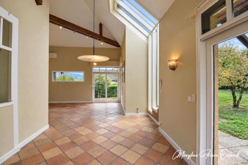 Vente Maison Maison d'architecte de 157 m², volumes remarquables et beau potentiel Barberaz