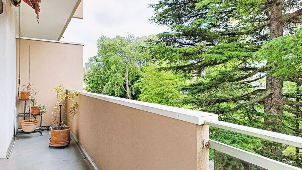 Toulouse Soupetard  Grand T3 lumineux avec balcons, cave et parking