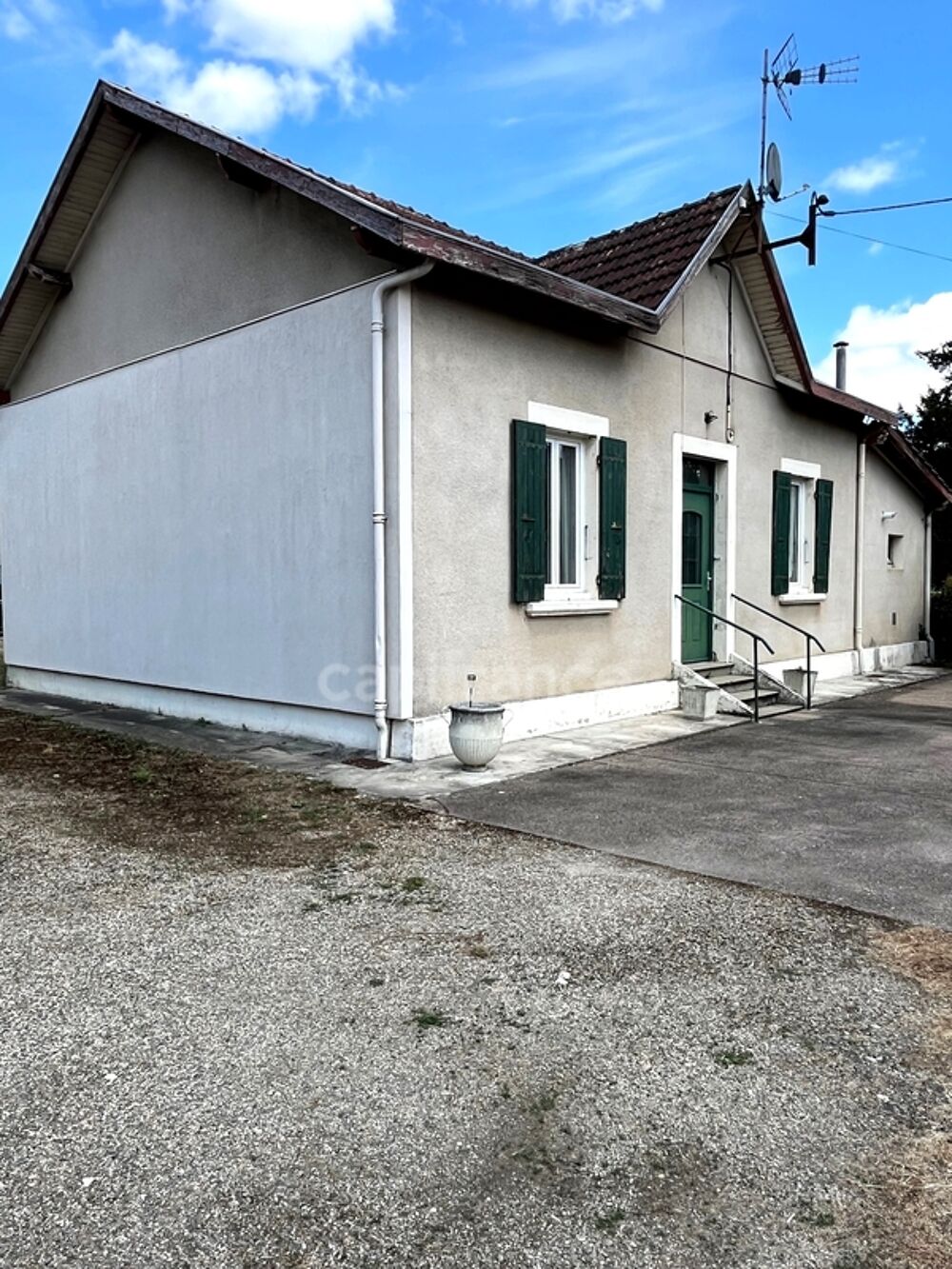 Maison de ville à rénover, plain-pied, 4 pièces avec studio attenant et dépendance, à 5 mn du centre de CONDOM (32)