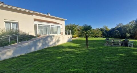   Grande maison � vendre 5 pi�ces FOUQUEBRUNE (16) + d�pendances sur terrain d'env 6800 m2 Maison - 5 pi�ce(s) - 149 m�