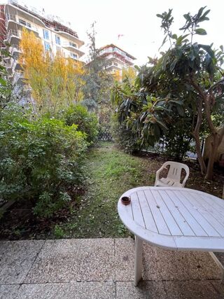  Appartement à louer 2 pièces 45 m²