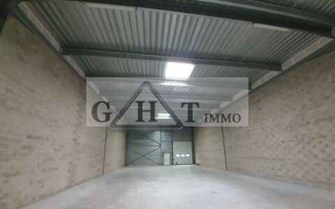ENTREPOT 800M2 A LOUER MONTREUIL 9330 93100 Montreuil