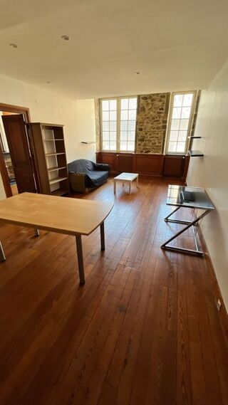  Appartement à louer 3 pièces 94 m²