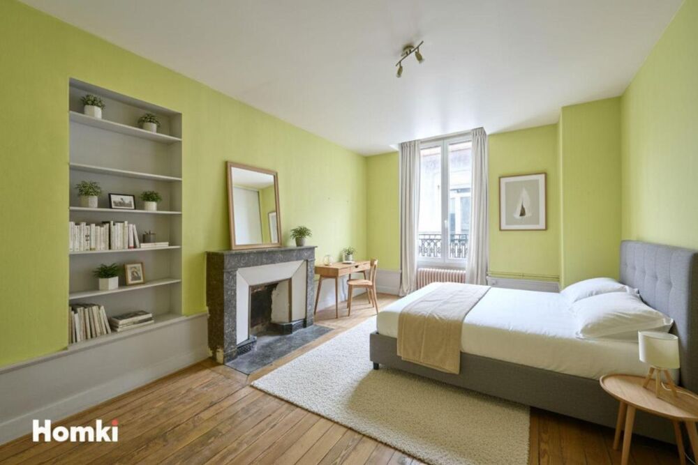 Appartement T4 de 105 m² à Belley 01300, Place des Terreaux