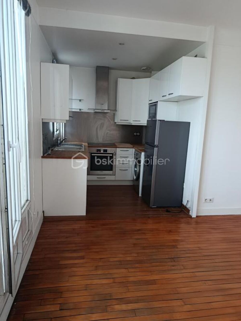 Vente Appartement F3  avec balcon plein sud TRAVERSANT VUE dégagée!.Une opportunité rare à Saint-Cloud, idéale pour une résidence principale ou un Saint cloud