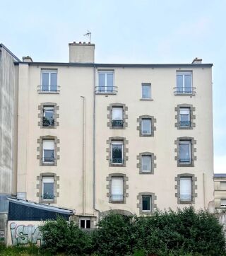  Immeuble à vendre 15 + pièces 571 m²