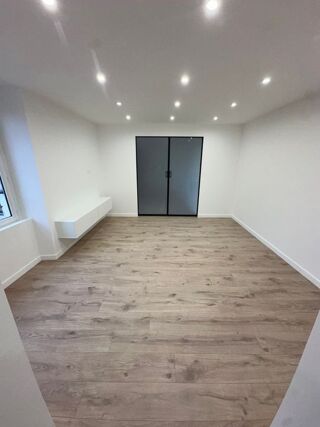  Appartement à louer 2 pièces 33 m²