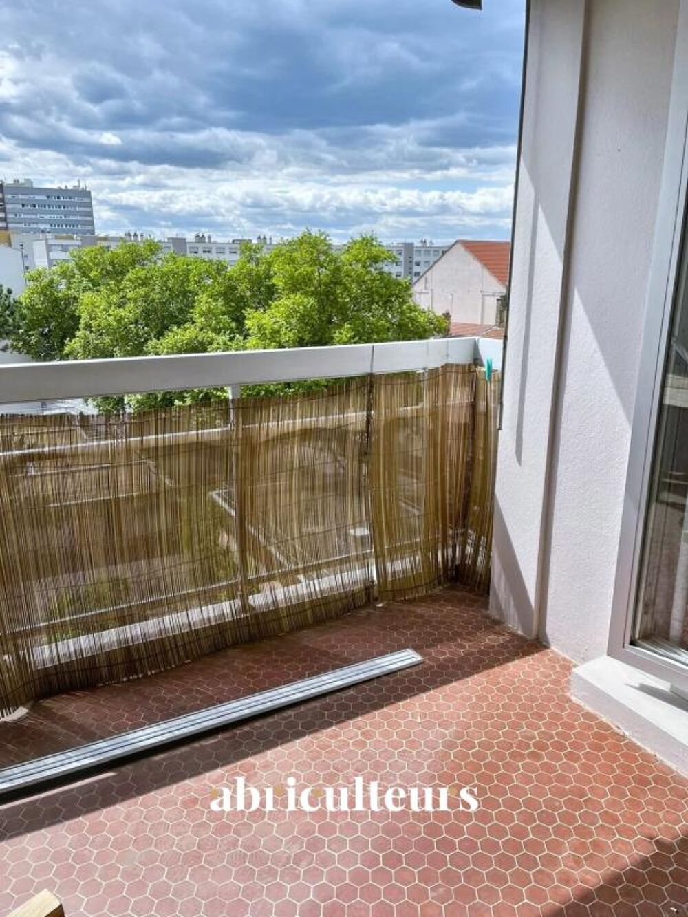Location Appartement Grand 3 pièces non meublé proche de Gratte Ciel Villeurbanne