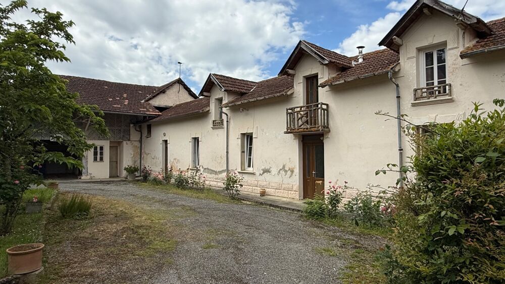 Corps de ferme avec studio rénové et dépendances entre Tarbes et Rabastens de Bigorre