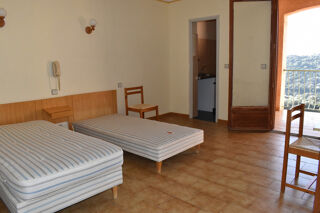  Immeuble � vendre 15 + pi�ces 920 m�