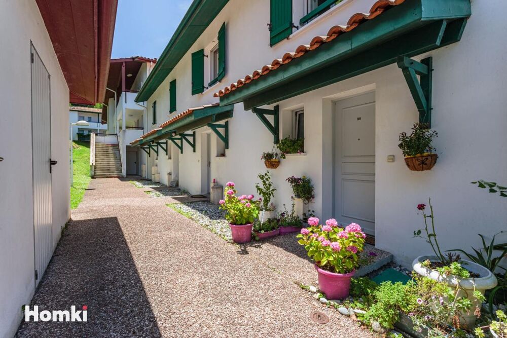 Appartement et jardinet T3 de 61 m² à Lahonce 64990