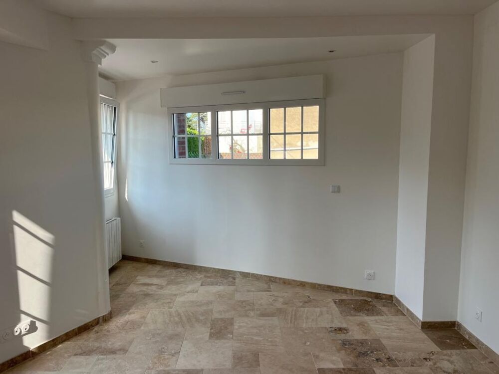 Appartement T2 totalement rénové de 40 M2 à 250 M à pied de la mer et proche de l'hippodrome de Deauville