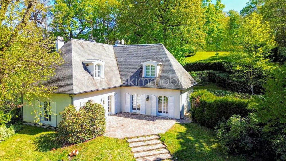 Vente Maison Maison familiale 5 ch av sous-sol, jardin clos arboré et parking Jouars pontchartrain