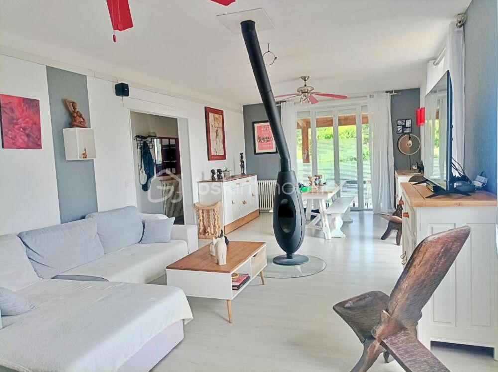 Vente Maison Maison familiale rénovée avec appartement indépendant, grand garage et piscine – À deux pas des commodités Gourdon