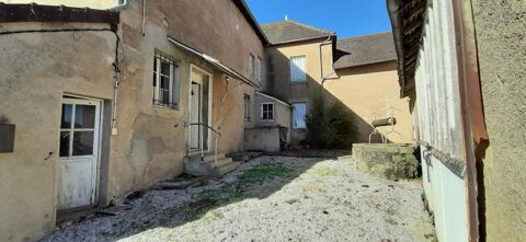   GRANDE MAISON DE VILLAGE A MODERNISER AVEC COUR INTERIEURE ET DÉPENDANCES.  MARLY SUR ARROUX (71) Maison - 5 pièce(s) - 123 m²