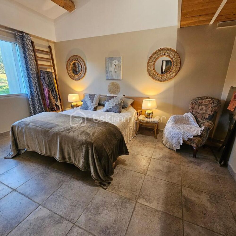  vendre  Proprit/chteau La Garde-Freinet (83680)