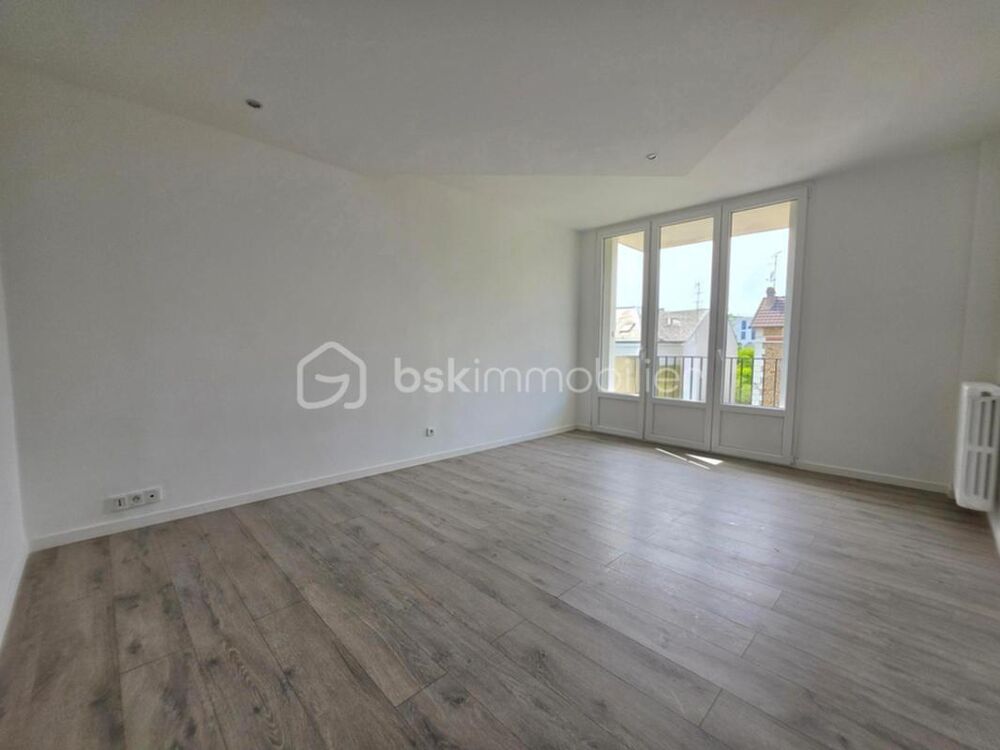 Magnifique F2 44m² balcon OUEST parking cave RAVALEMENT PAYE