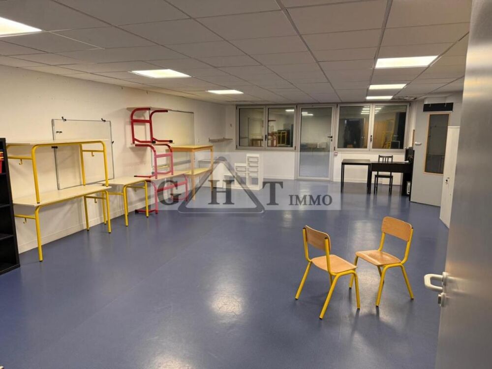   ENTREPOT/BUREAUX 800 M² A LOUER ERP –CENTRE CULTUEL / CULTUREL – OZOIR Ozoir la ferriere