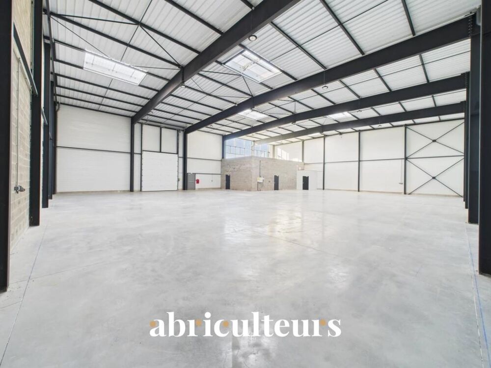   Bâtiment d'activité de 755 m² en vente à 1h de Paris (28000) 