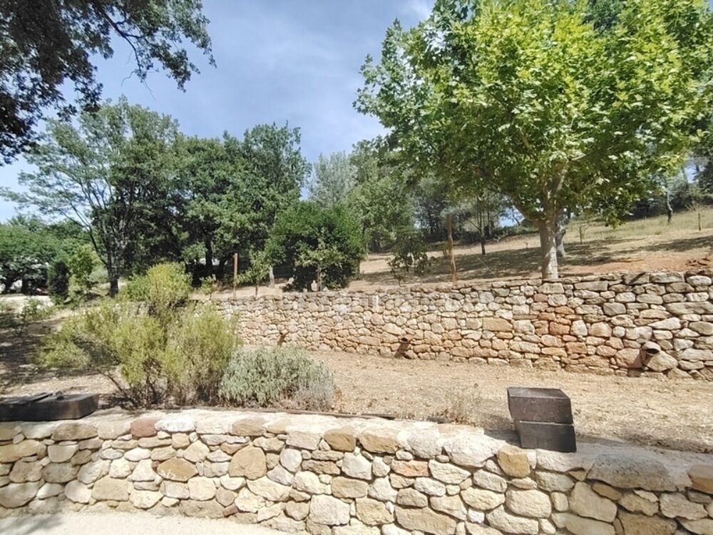 Grambois : Belle demaure sur 4600 m2 de terrain
