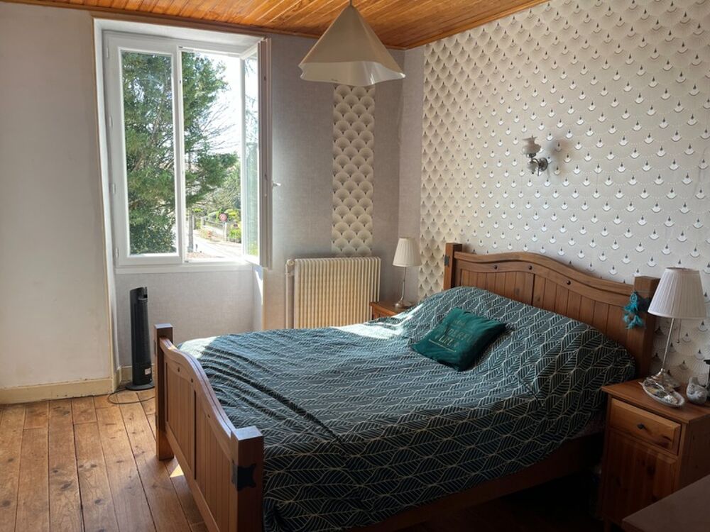 Vente Maison EN EXCLUSIVITÉ ! Maison de 145m² avec dépendances et terrain de 1900m² - LUXÉ (16) Luxe