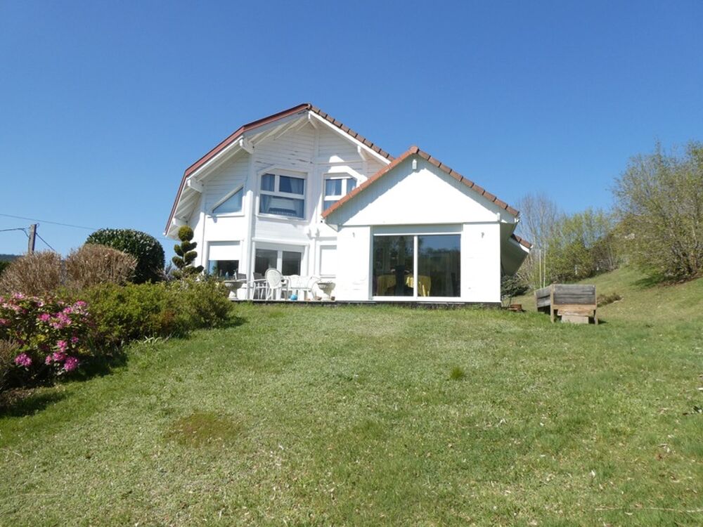 GERARDMER (88) Chalet haut de gamme T6 de 150m², terrain 1450m²