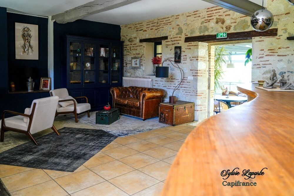 Propriete à vendre 14 pièces SAINTE LIVRADE SUR LOT (47)Sainte-Livrade-sur-Lot  Propriété de caractère à projets multiples en b