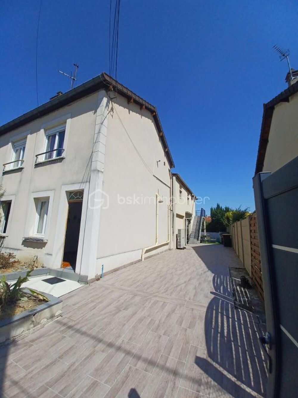 JOLIE MAISON SPACIEUSE A VENDRE (190 M2)