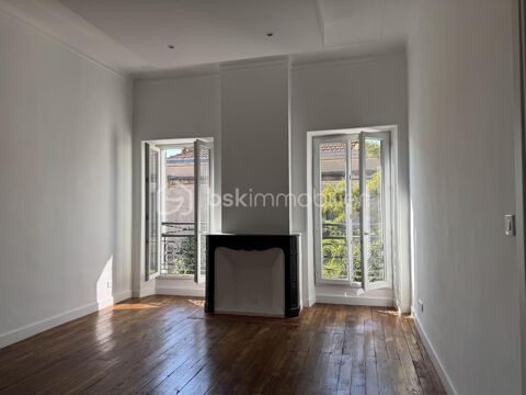   Au centre de HYERES (83400), DANS LE CARRÉ D'OR, HYPER CENTRE, APPARTEMENT DE 58,05 M2 ENTIÈREMENT RÉNOVÉ Appartement - 3 pièce(s) - 56 m²