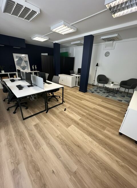   LOCAL PRO 92 m2 + 4 PARKINGS - SECTEUR HÔPITAUX/FACULTE 