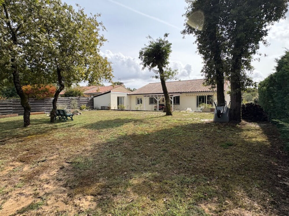 Vente Maison A vendre - Maison de plain pied de 146 m² - garage aménagé Le haillan