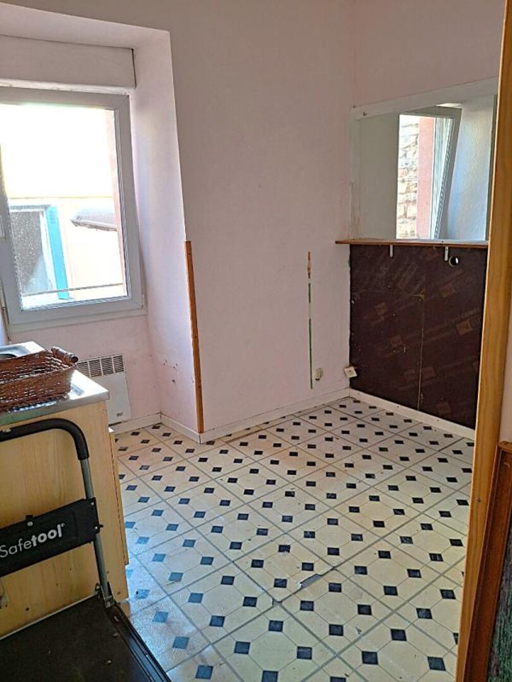 Appartement de caractère type 2 de 21 M2 + galeta ? Coeur historique de Millau