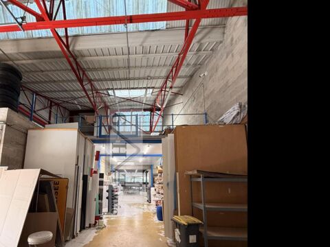   A VENDRE CHILLY-MAZARIN UN ENTREPOT ET DES BUREAUX 