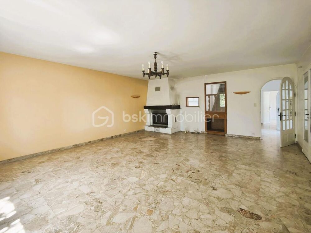 Vente Maison Propriété de caractère composée de deux logements, vastes dépendances et potentiel foncier Saint pantaleon les vignes