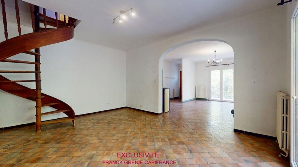 Vente Maison TOURVES – MAISON À RÉNOVER 151 M² – 5 CHAMBRES – GARAGE 60 M² – TERRAIN 1 210 M² – PANNEAUX SOLAIRES Tourves