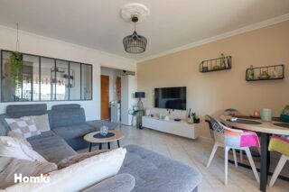 Vente Appartement Fréjus – T3 en dernier étage avec balcon plein sud, parking, proche commerces et plage Frejus