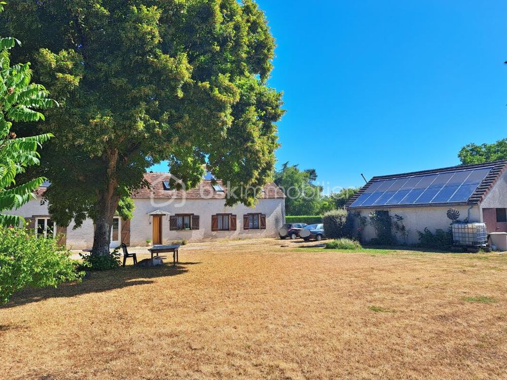 Longère Truyes avec terrain de 2342m²