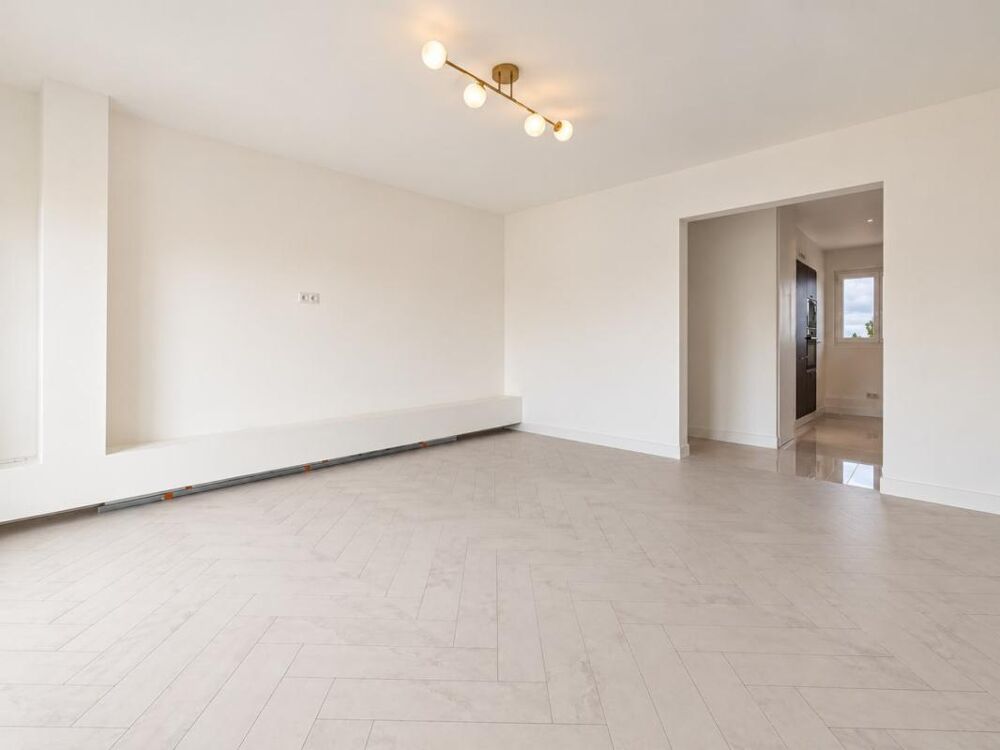 Vente Appartement Appartement 4 pièces – 68 m² – 3 chambres – Balcon – Vue dégagée – Entièrement rénové Le mans