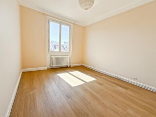  Appartement à louer 3 pièces 75 m²