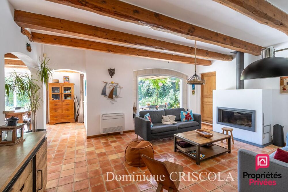 CAMPS LA SOURCE - Maison de charme avec piscine et dépendances en plein coeur de la Provence Verte