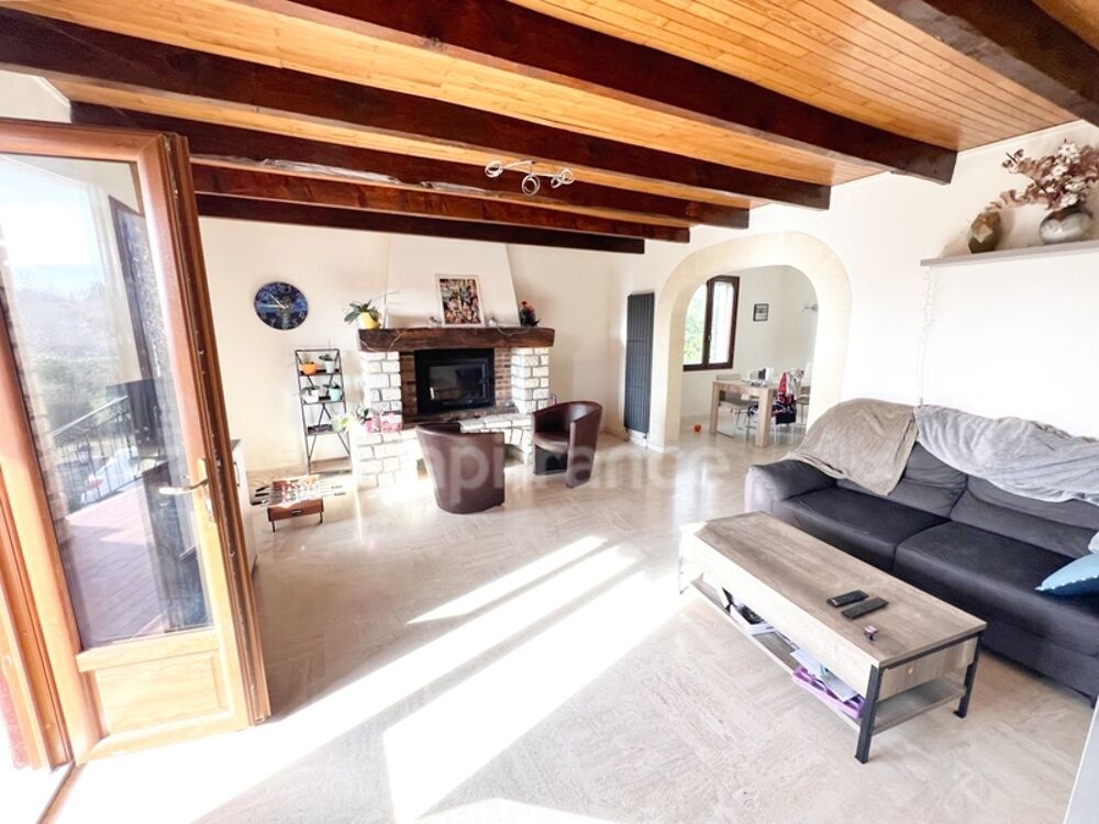 Maison individuelle 5 pièces 4 chambres 123 m² avec sous-sol complet, terrain 1300 m² et vue panoramique à REILLANNE (04)