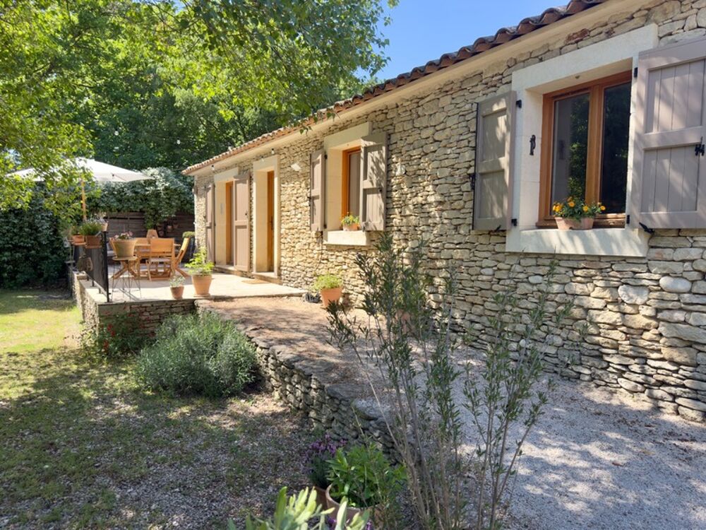Dpt Vaucluse (84), à vendre aux Imberts quartier de GORDES, maison de plein pied avec 3 chambres et 1600 m2 de jardin