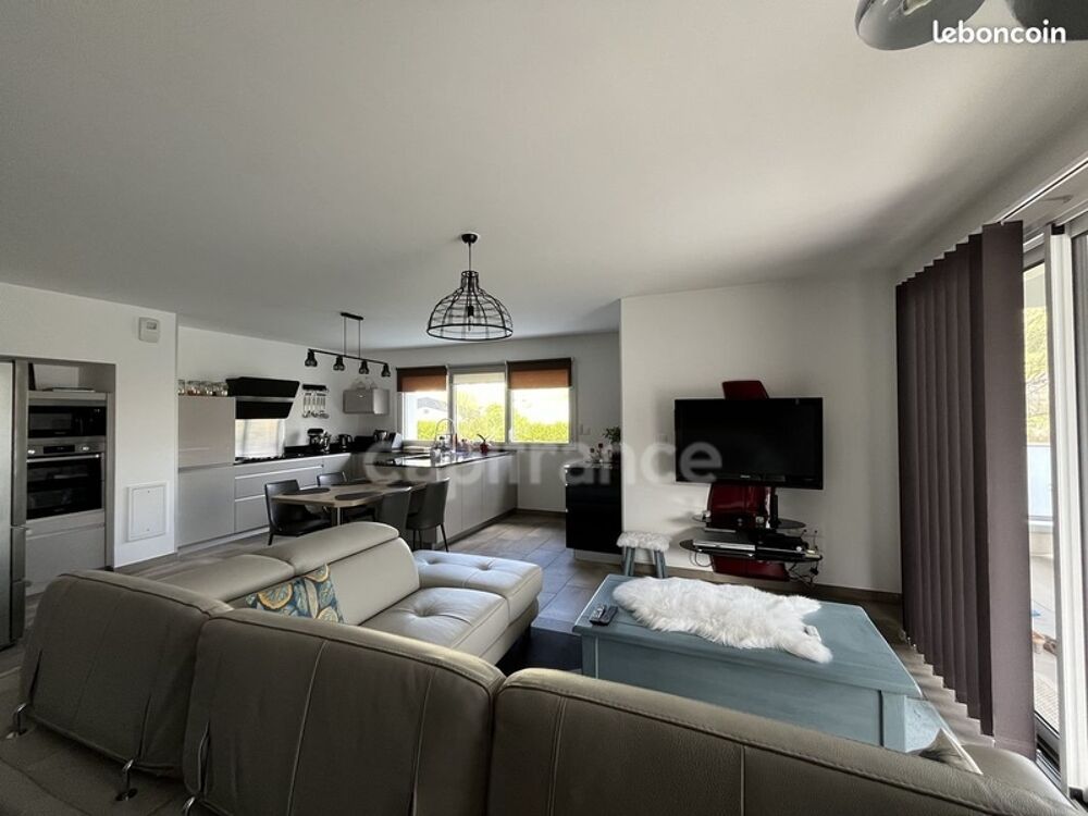 Appartement T4 dernier étage - 84m² - NAVES PARMELAN (74)