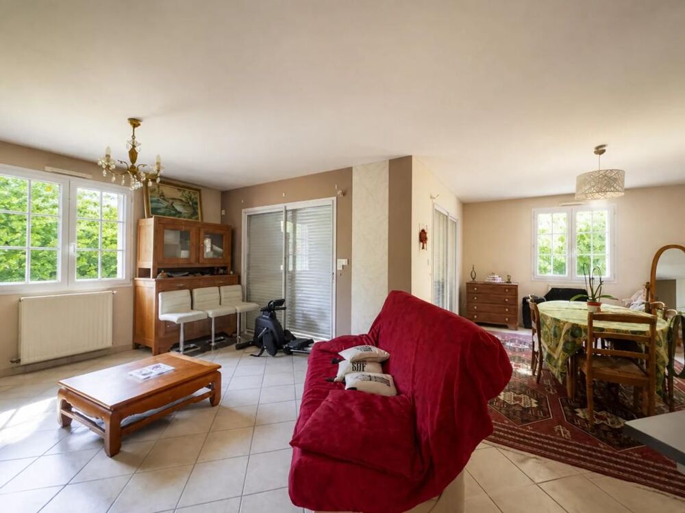 Vente Maison Maison de 8 pièces de 153 m² situé à Petosse Petosse