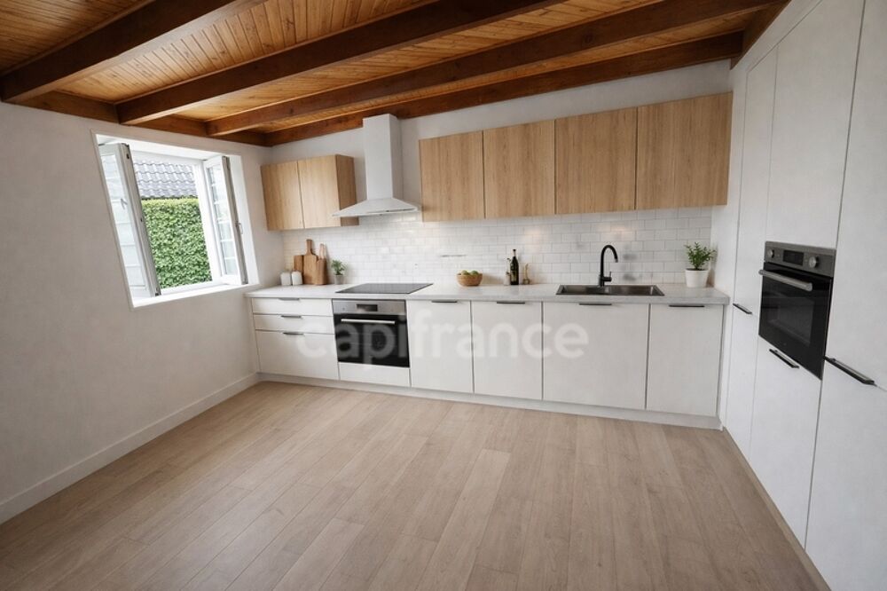 Ensemble immobilier à rénover  Grand terrain  PLOUDIRY (29)