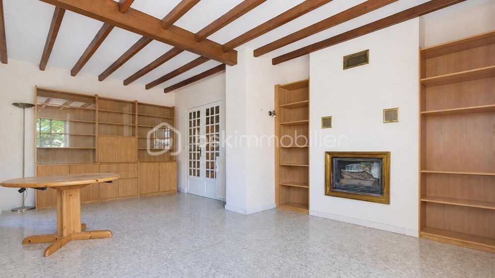 Villa avec hangar et garage attenant