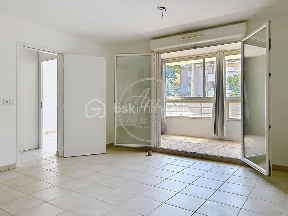 Vente Appartement T2 AVEC LOGGIA DANS RÉSIDENCE RÉCENTE AVEC PLACE DE PARKING PRIVATIVE La seyne sur mer