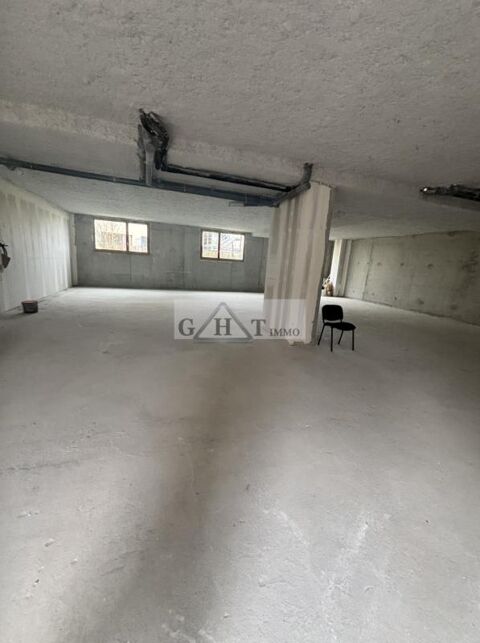   À VENDRE – LOCAL COMMERCIAL – SAINT-CYR-L'ÉCOLE 