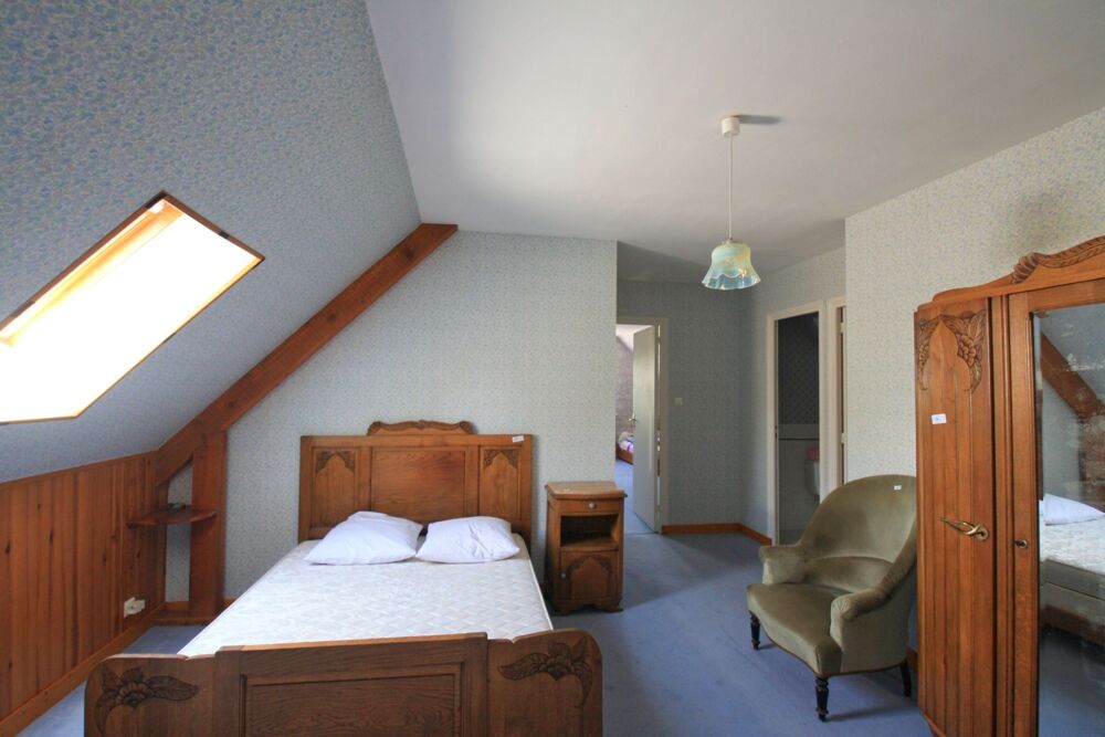 Vente Maison Propriété 5 chambres, avec piscine et étang sur 3 hectares de terrain Le donjon