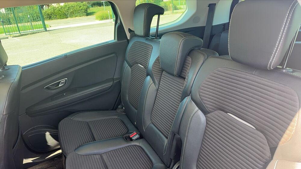 Grand scenic IV IV 1.3 TCe 160 EDC7 Intens - Automatique Entretien construct 2020 occasion 69680 Chassieu